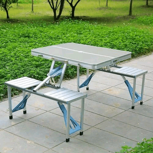 Foldable picnic table